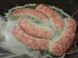 pochage de saucisses.