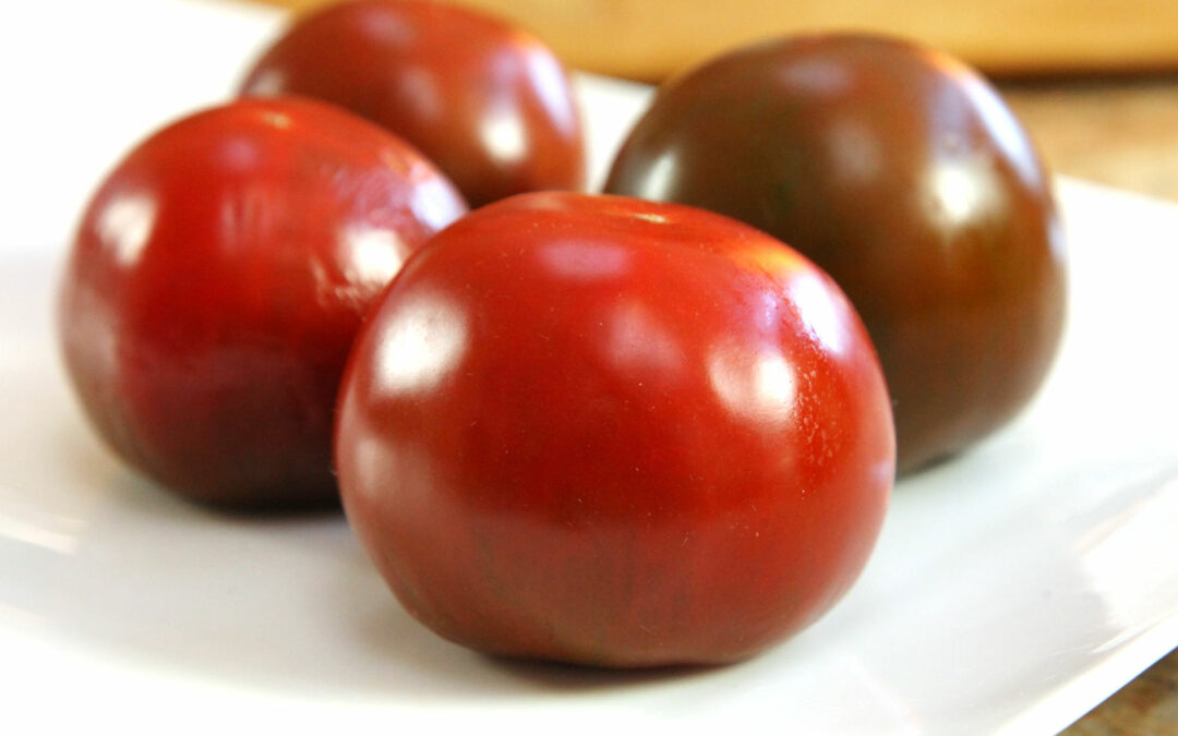 Pour des tomates plus juteuses, conservez-les la tête en bas !